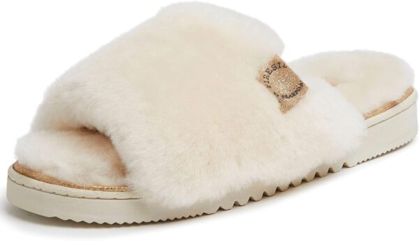 695a42547195c1cf8f42373eb2ea822d38fa4d3151d2e9837e696.jpg Women's Fireside Cairns Shearling Easy on/Off Slide Sandal Slipper