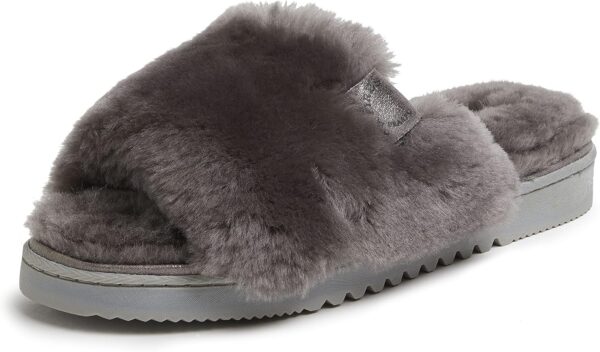695a4255070d67fd4d2722e17bb821ffd859f6857ed09e60dcf60.jpg Women's Fireside Cairns Shearling Easy on/Off Slide Sandal Slipper